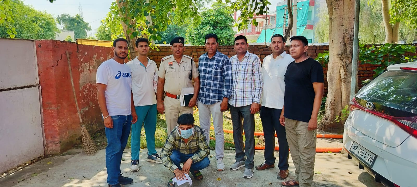 One arrested with illegal weapon, one country-made pistol recovered.